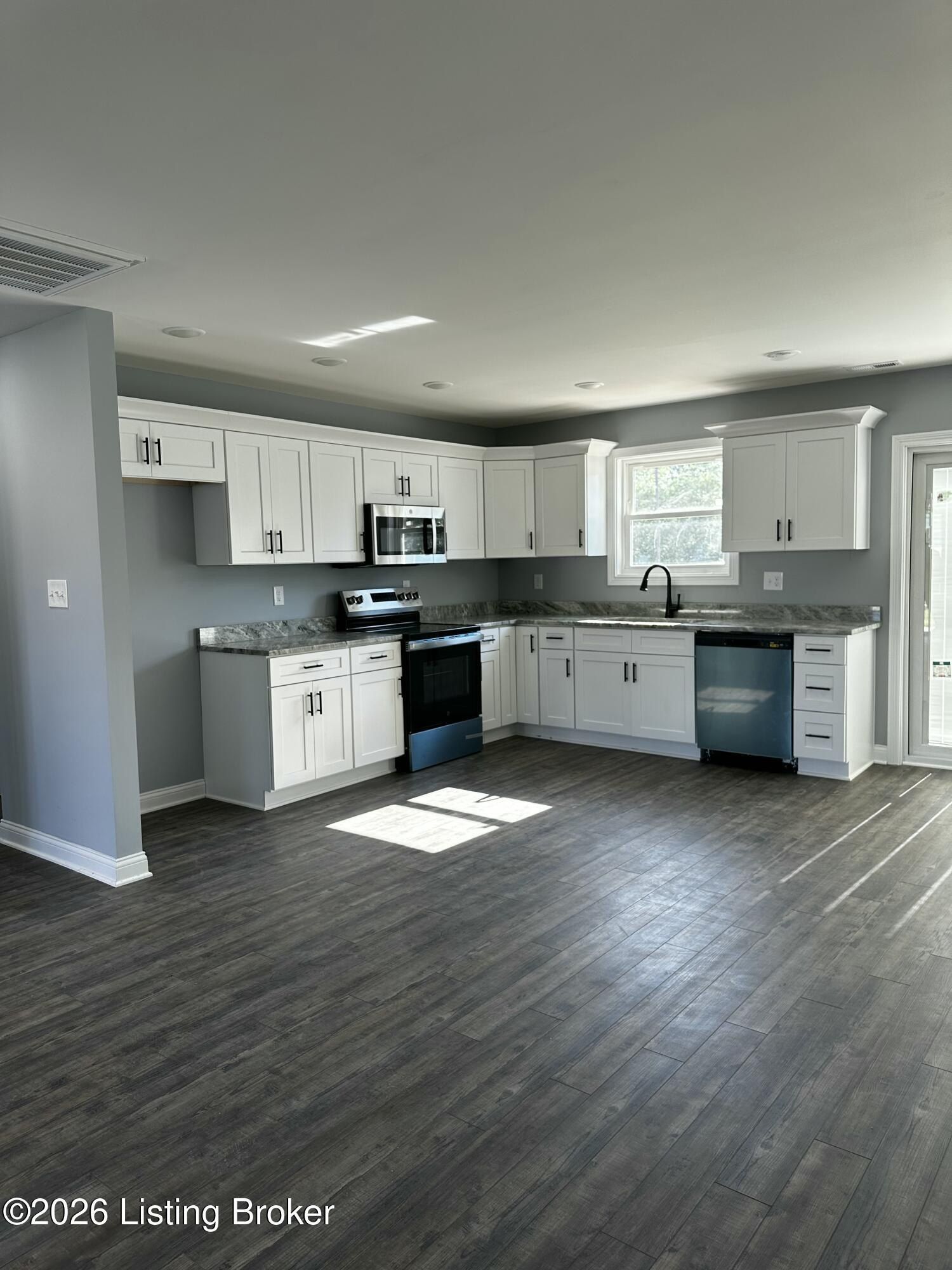 4708 Quinn Dr. Louisville, KY 40216