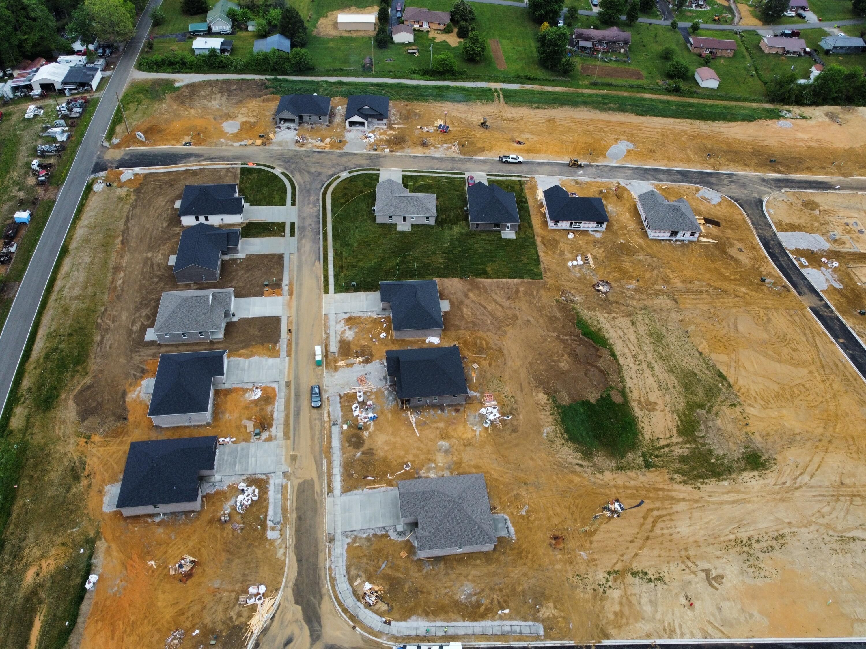 107 Canter Drive. London, KY 40744