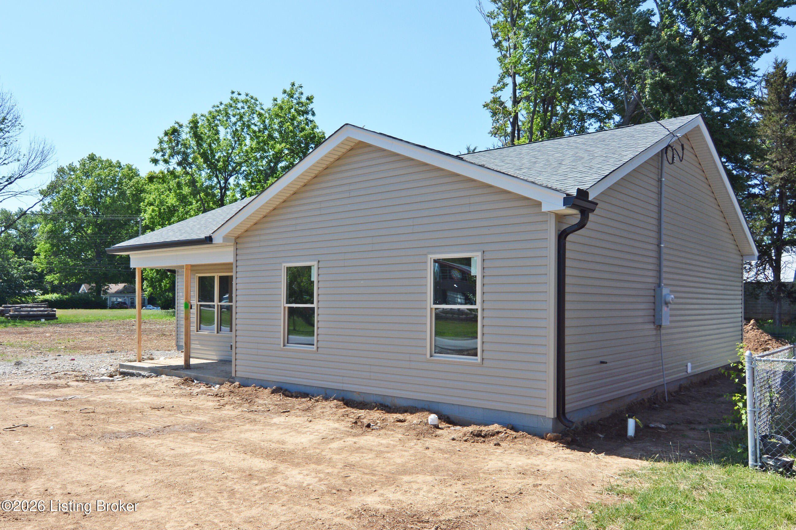3306 Bridwell Dr. Louisville, KY 40216