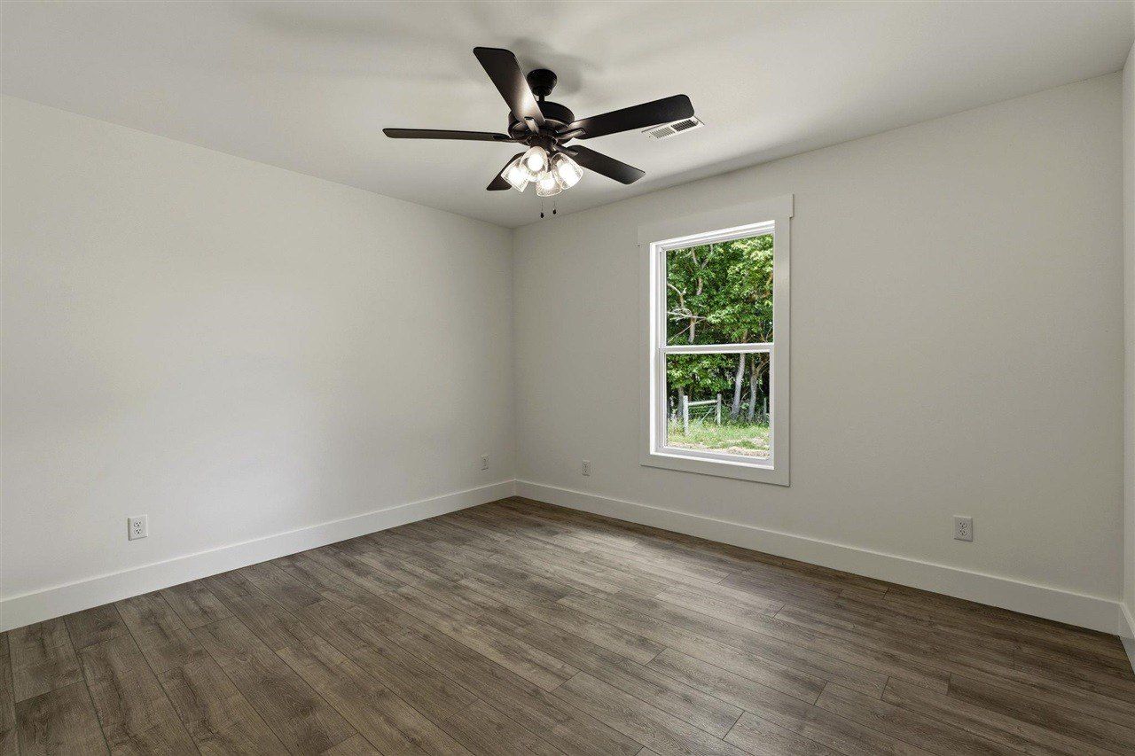 450 Whitlock Road. Alvaton, KY 42122