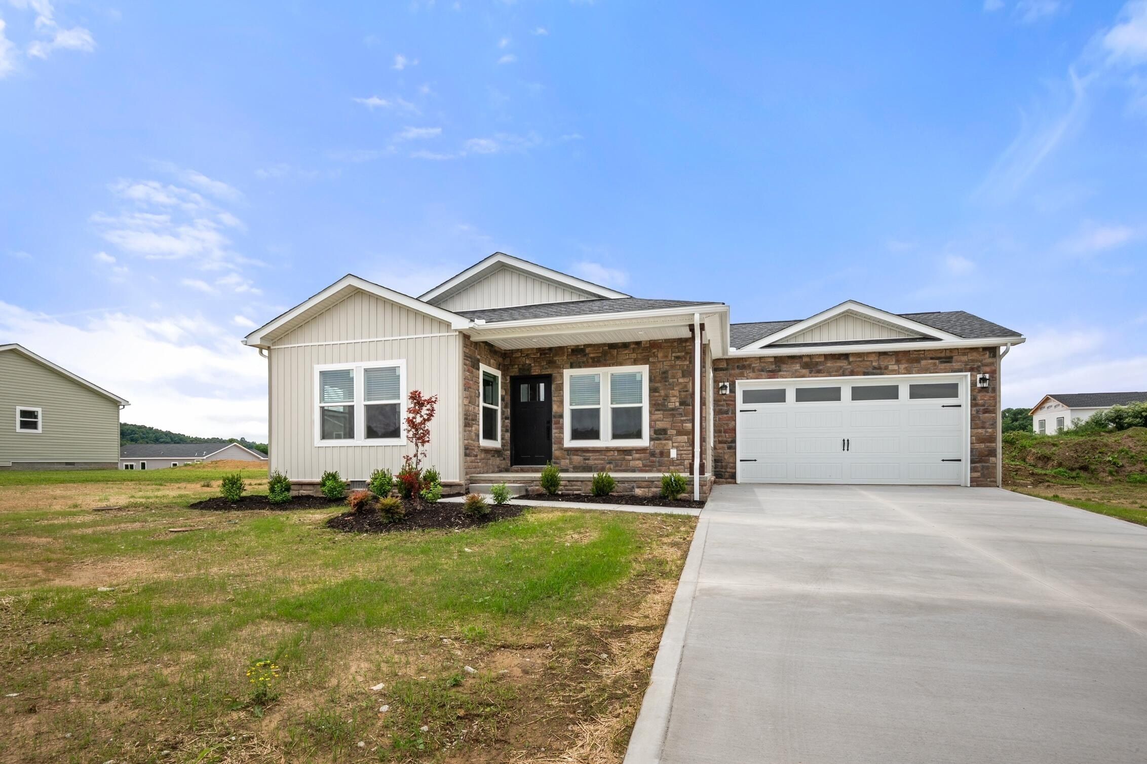 807 Sam Black Road. London, KY 40741