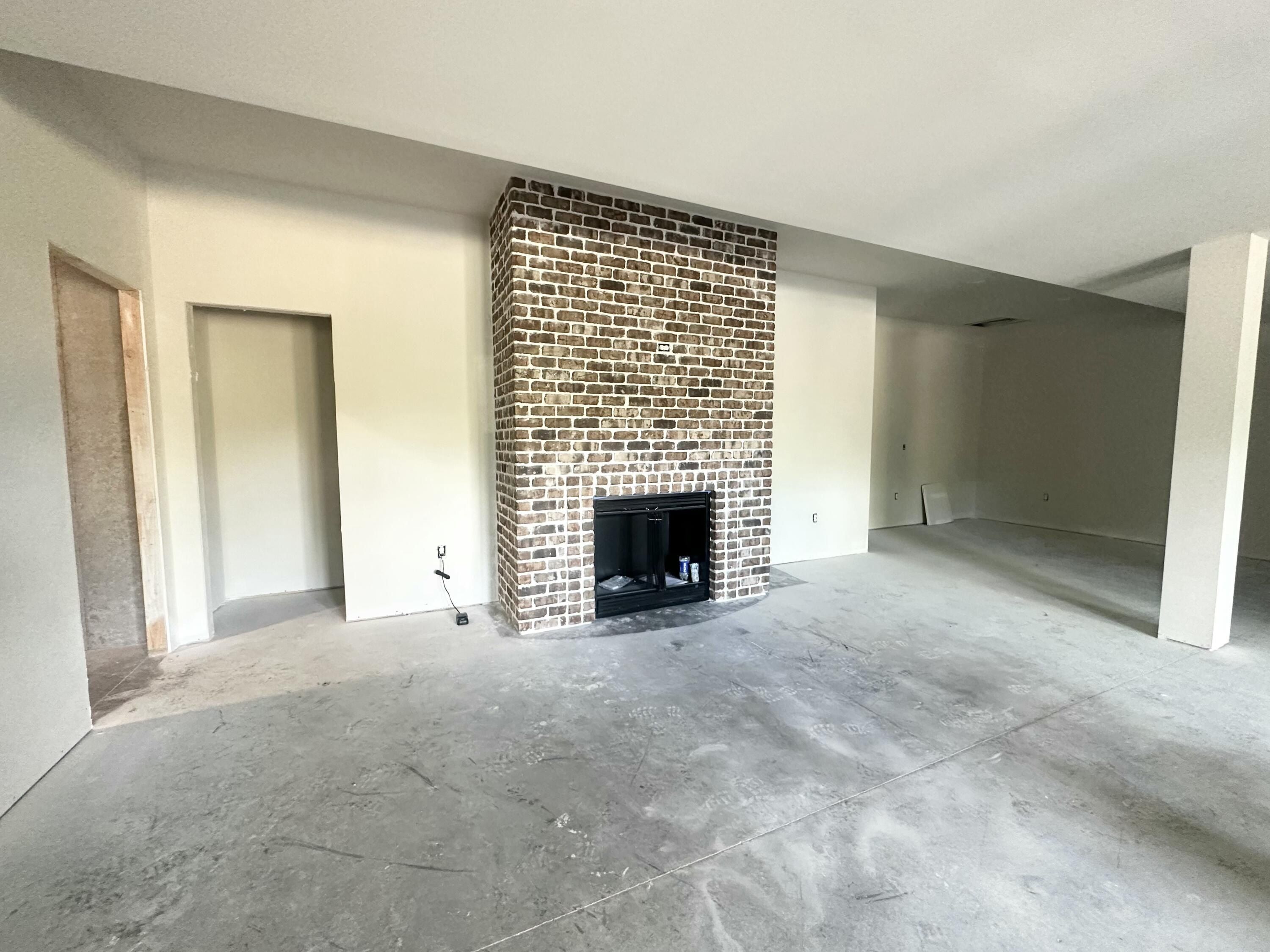 216 Brandenburg Way. Richmond, KY 40475