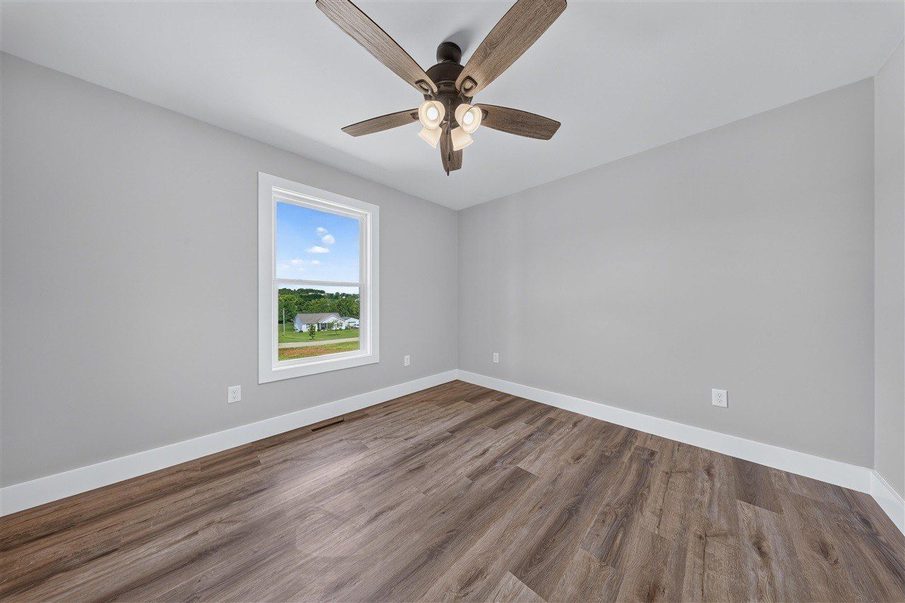 100 Head Lane. Russellville, KY 42276