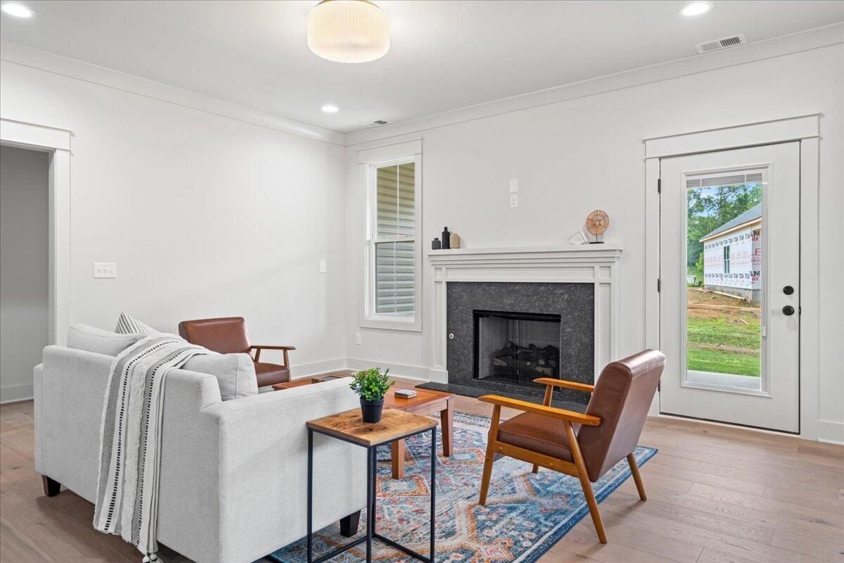 4136 Buttermilk Road. Lexington, KY 40509