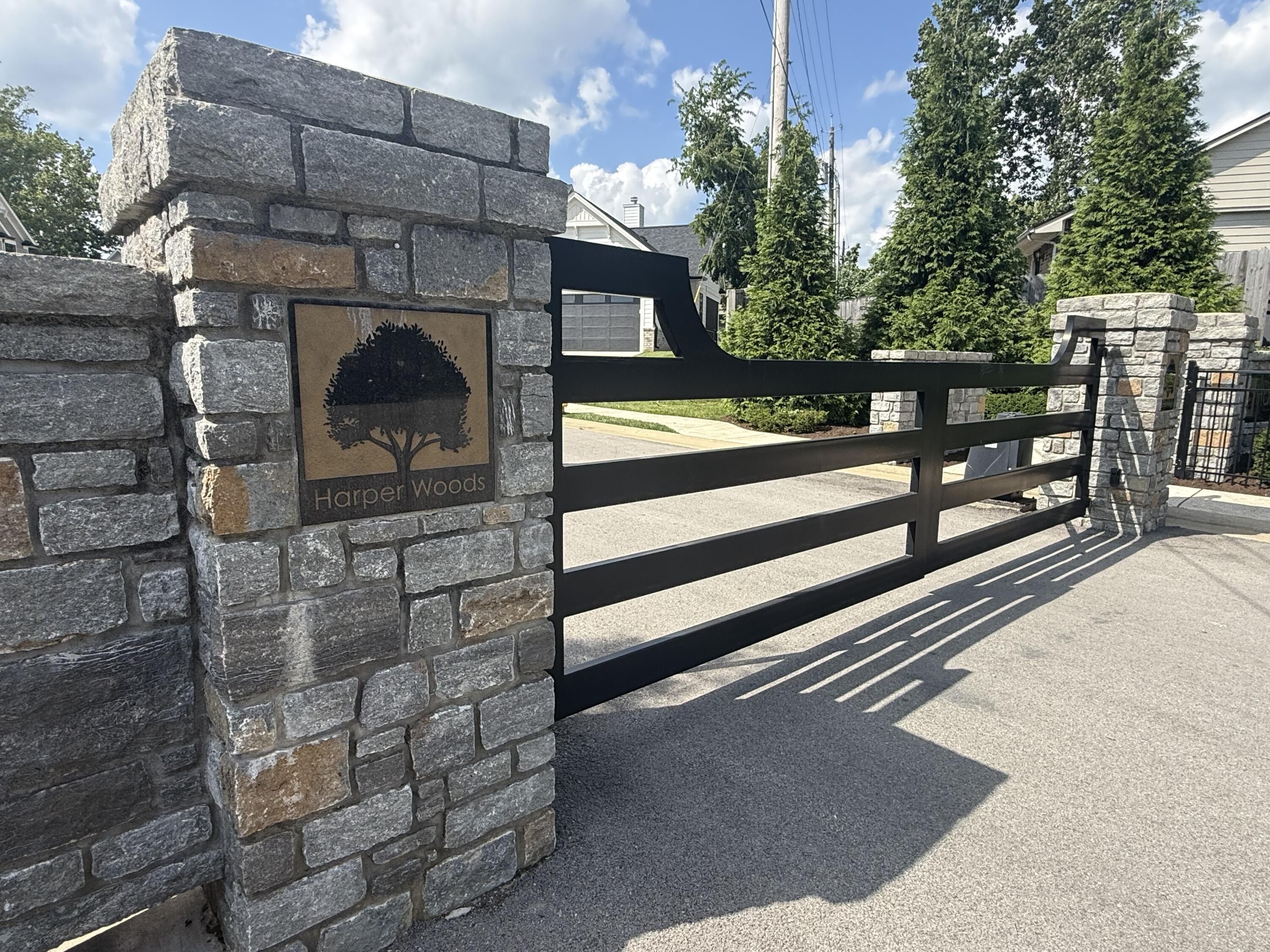 3572 Harper Woods Lane. Lexington, KY 40515