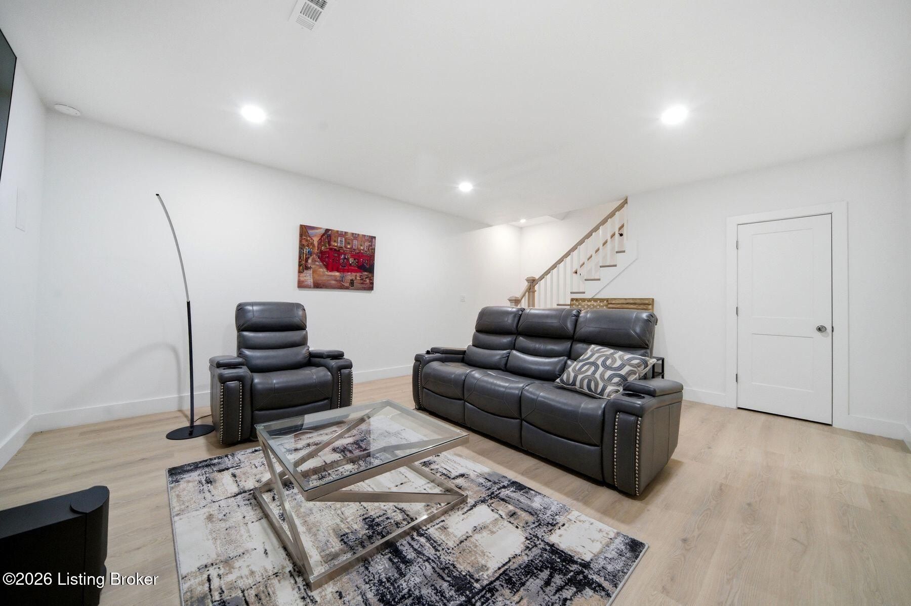 6219 Passionflower Dr. Prospect, KY 40059