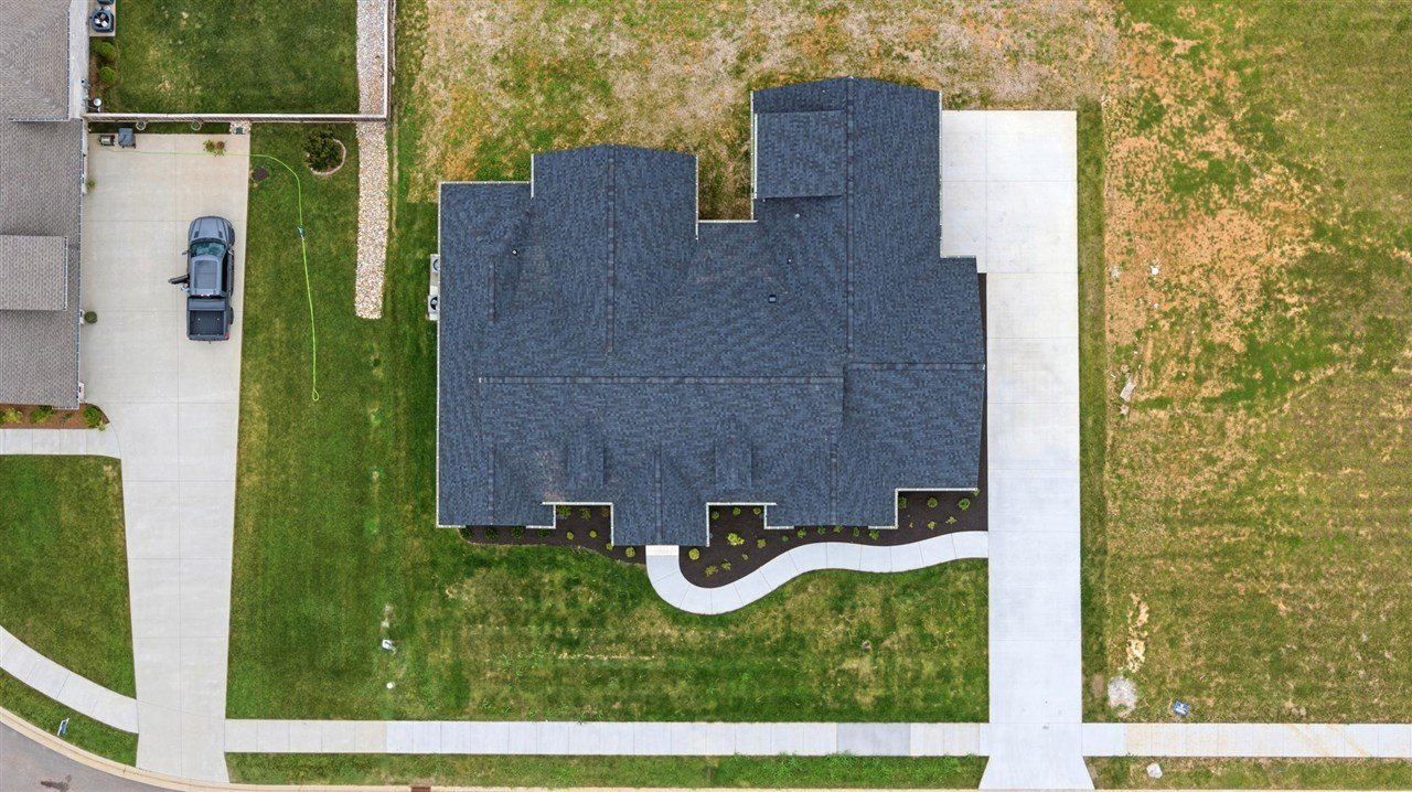 8698 Creekstone Court. Alvaton, KY 42122