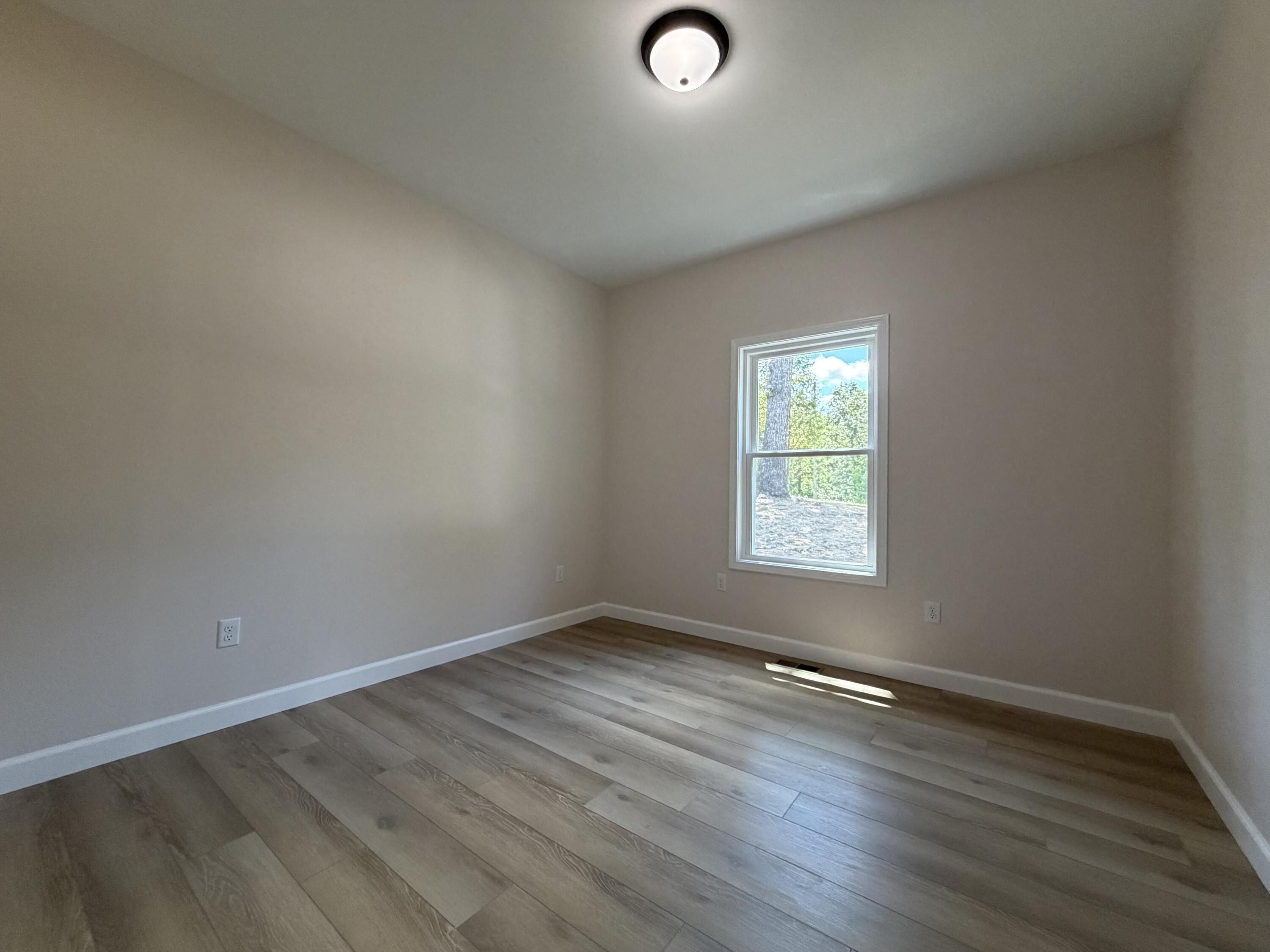 Kings Ridge Court. Eddyville, KY 42038