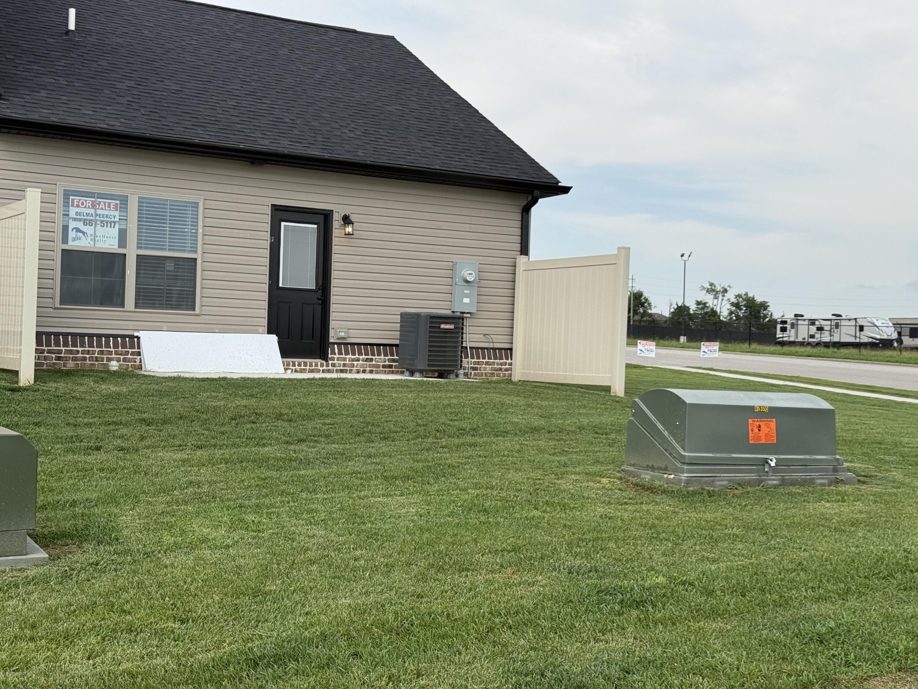 846 1 Ridgewood Drive. Berea, KY 40403