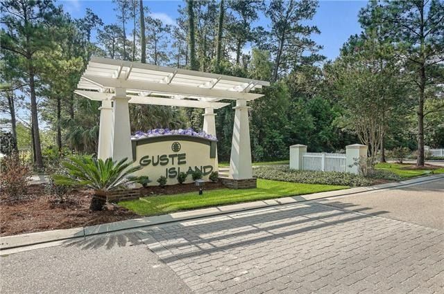 2028 White Dove Drive. Madisonville, LA 70447