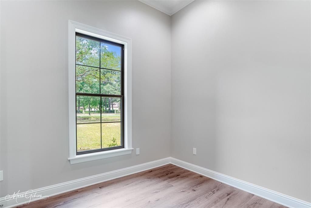 9865 Norris Ferry. Shreveport, LA 71106