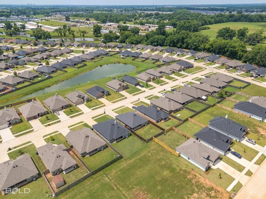 4184 Grassy Lake Drive. Bossier City, LA 71111