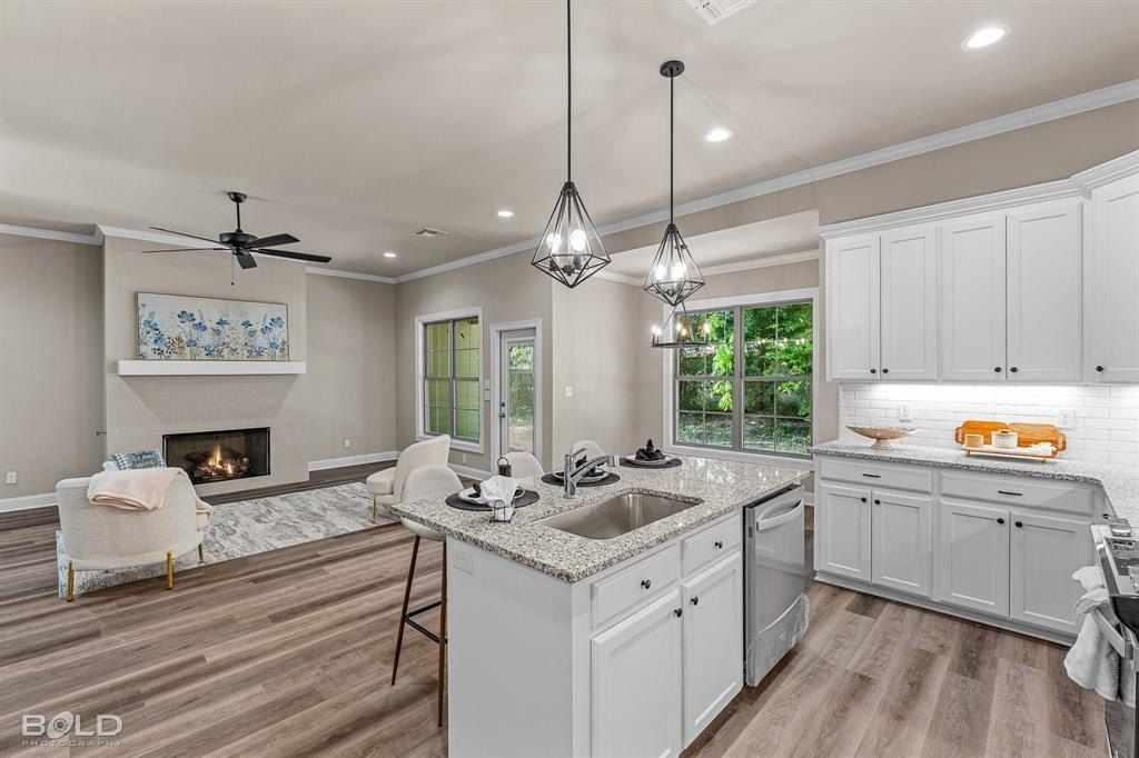 6904 Grigg Lane. Greenwood, LA 71033