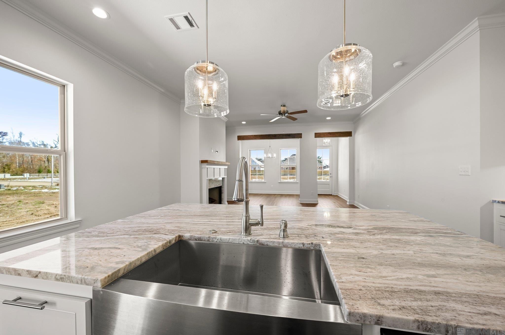 106 Sophia Drive. Luling, LA 70070