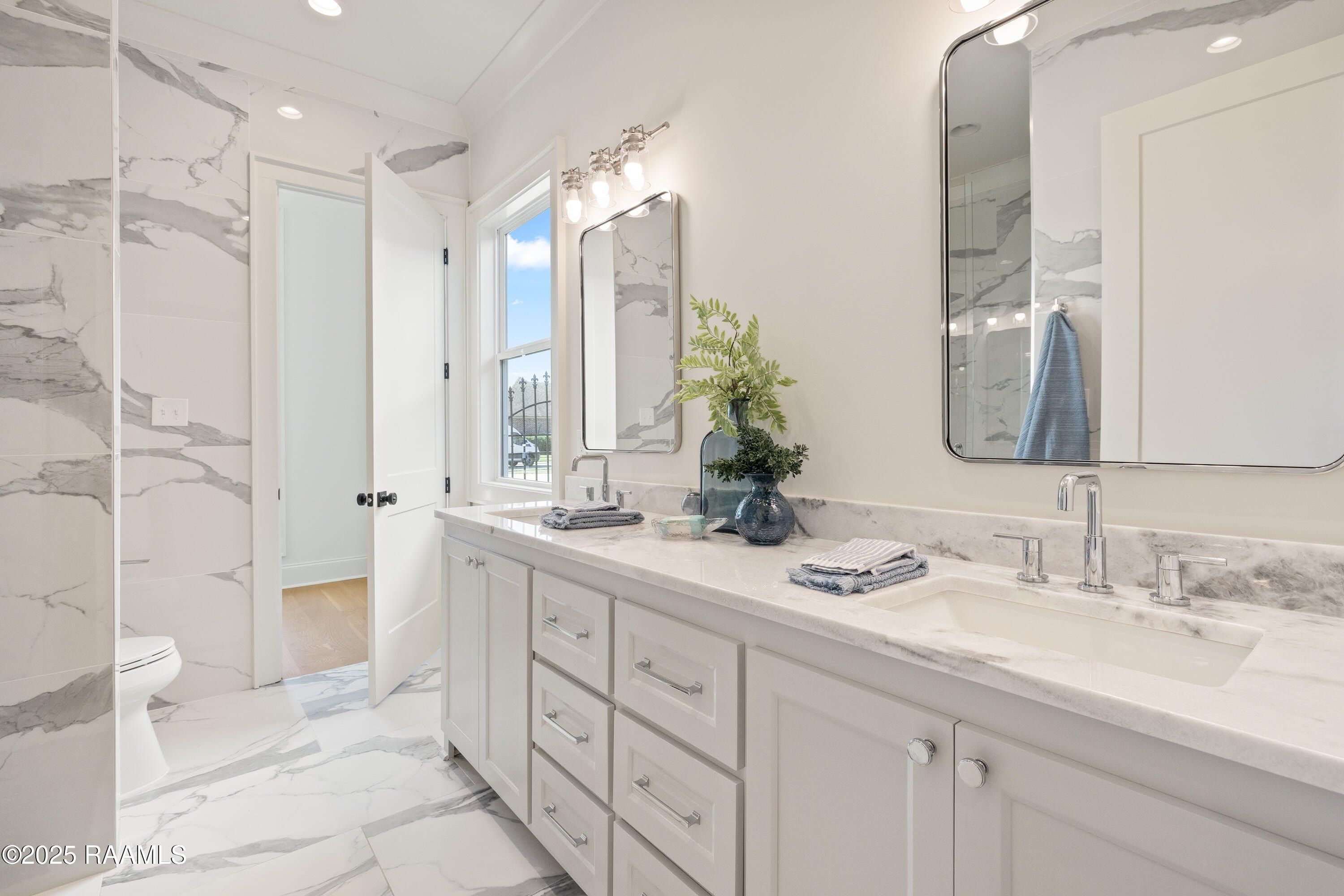 207 Barkhill Drive. Lafayette, LA 70508