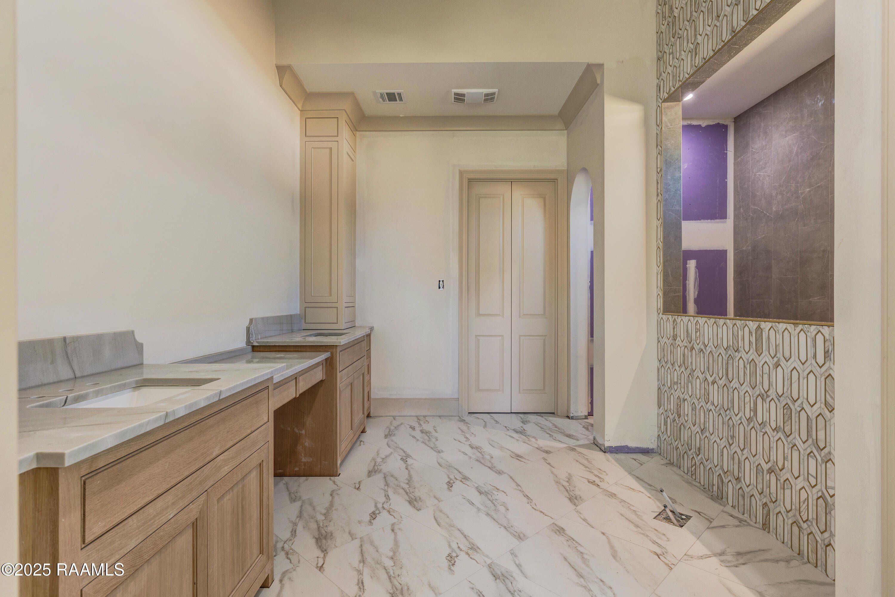 309 Sunset Palm Court. Youngsville, LA 70592