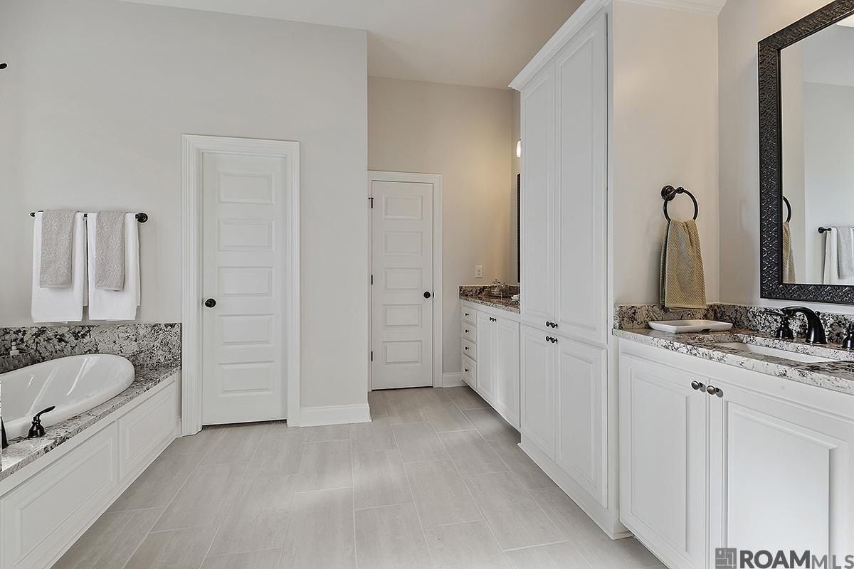 130 Sophia Drive. Luling, LA 70070