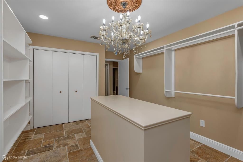 7027 Highway 80. Princeton, LA 71067