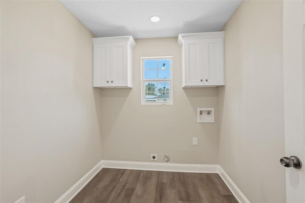 2131 Linda. Westlake, LA 70669