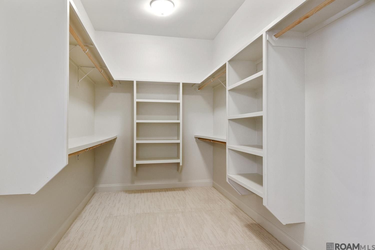 5189 Stonewater Dr. Gonzales, LA 70737