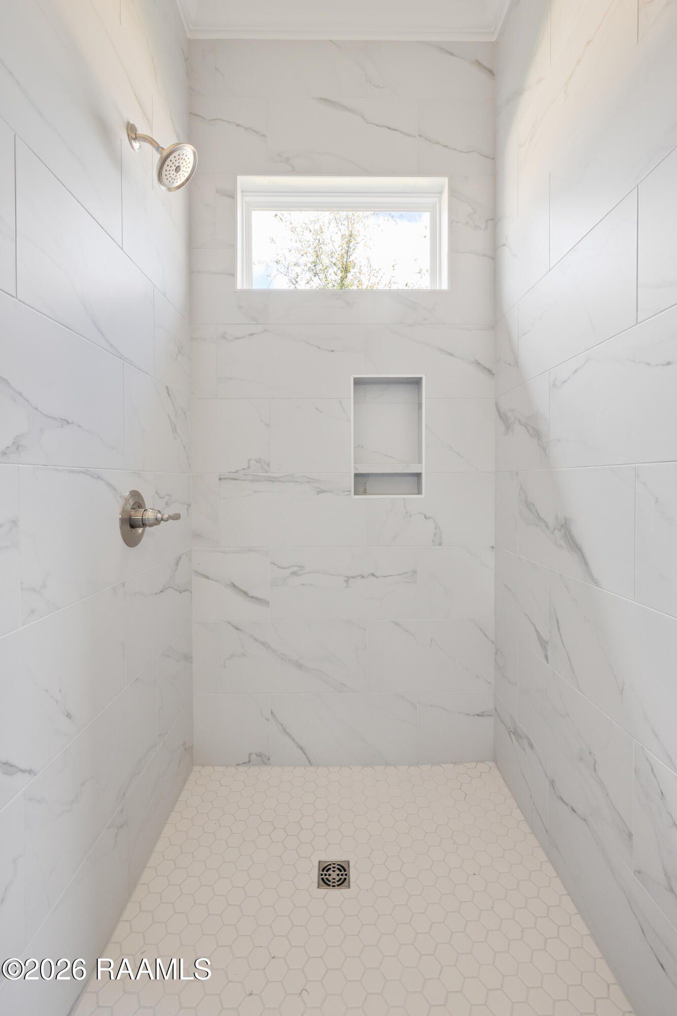 242 Jagged Grove Lane. Youngsville, LA 70592