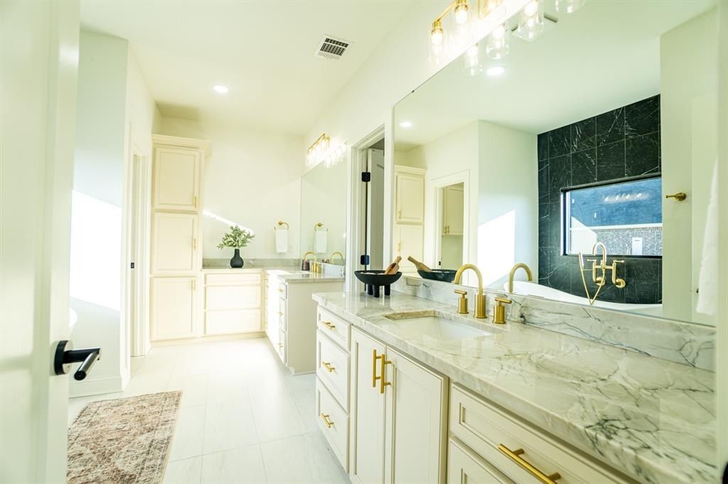 776 Duckwater Landing Landing. Bossier City, LA 71111