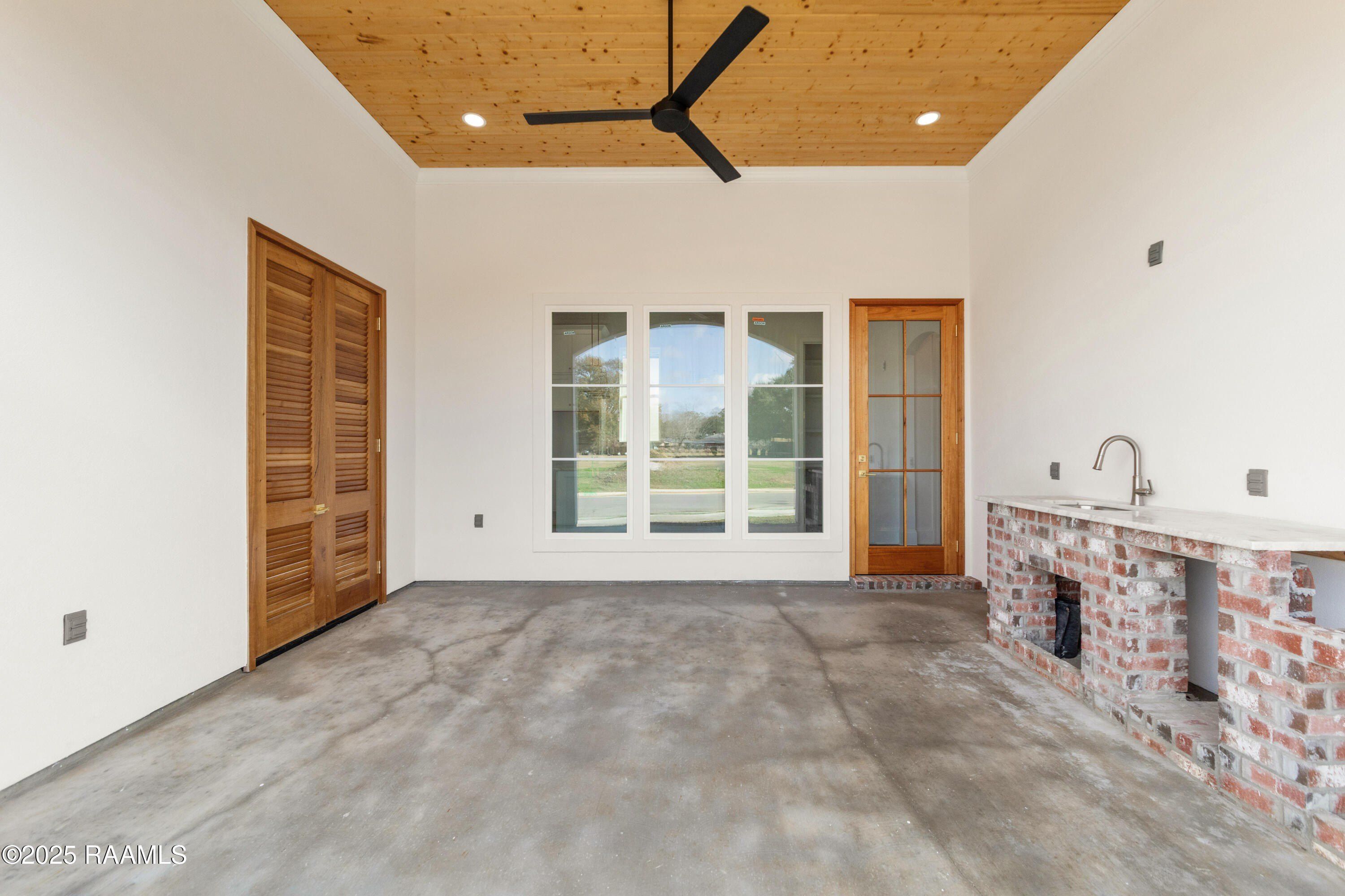 209 Hearth Street. Lafayette, LA 70508