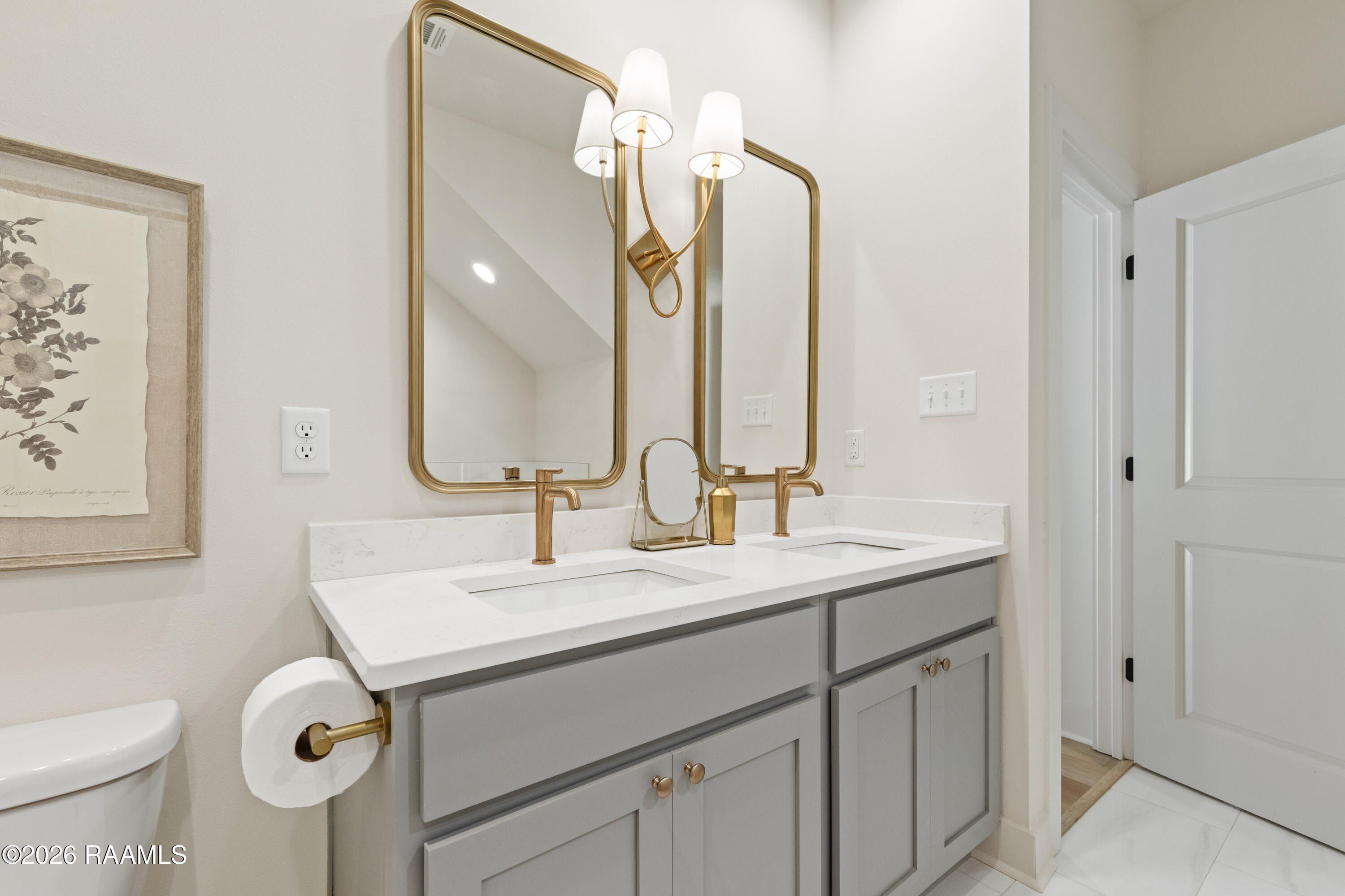 216 Steiner Oaks. Lafayette, LA 70508