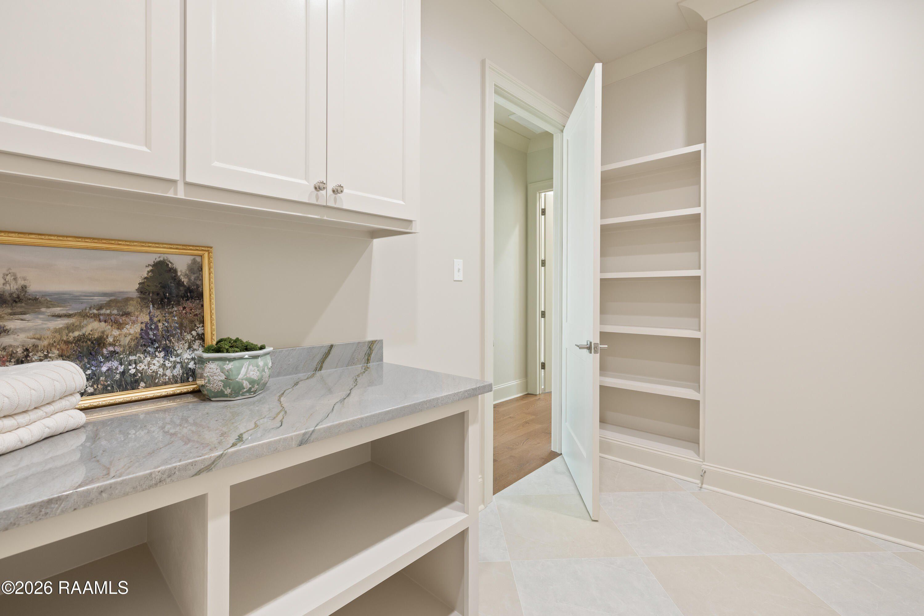 117 Leaning Oak Drive. Lafayette, LA 70508