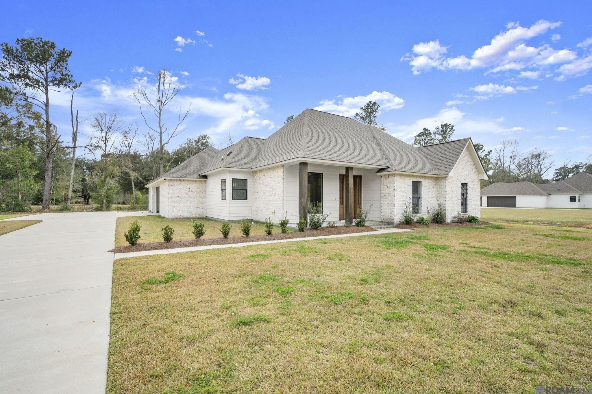 7258 Riverbank Dr. Denham Springs, LA 70706