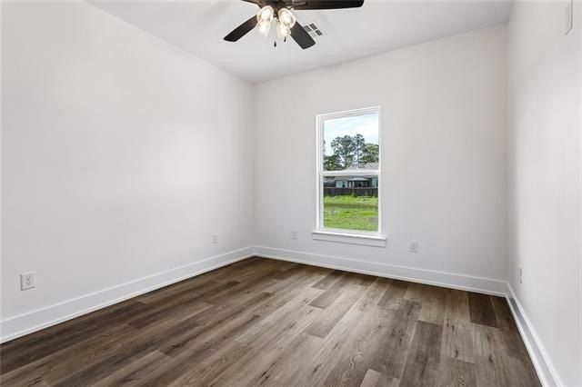 72629 Robindale Drive. Covington, LA 70435