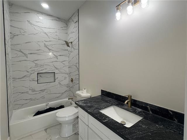 2220 Riverbend Drive. Violet, LA 70092