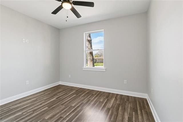 2201 Venus Place. Violet, LA 70092