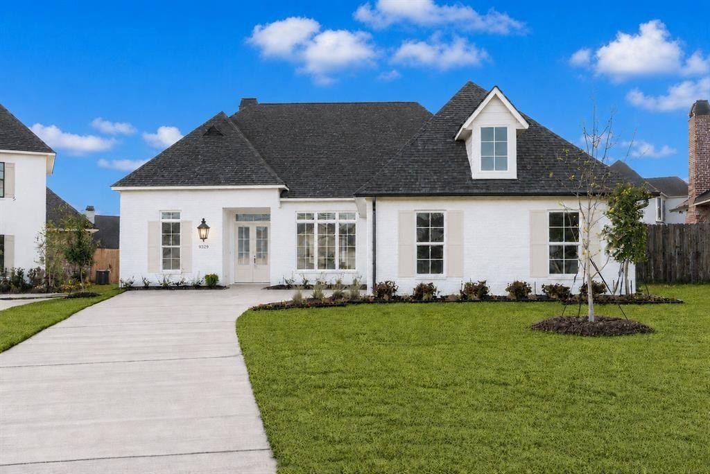 2125 Garrett Farms Row. Shreveport, LA 71106