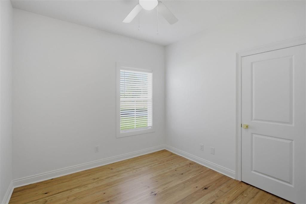 1258 Woodland. Lake Charles, LA 70611