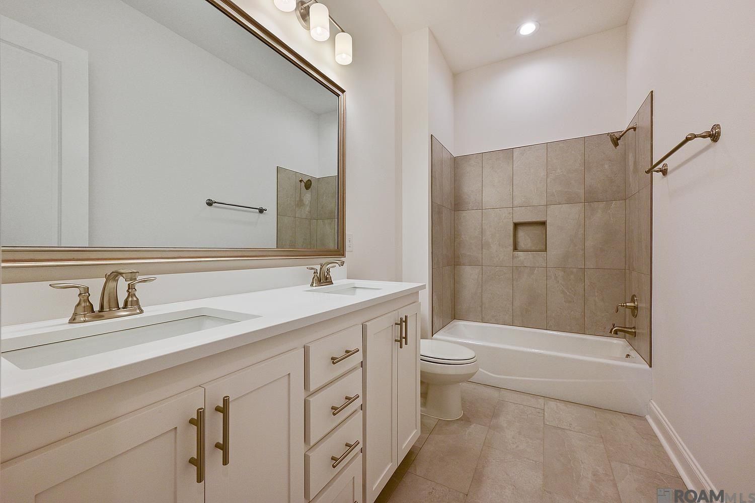 5334 Rue Du Moulin. Baton Rouge, LA 70808