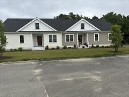 2 Hayley Circle. Rochester, MA 02770