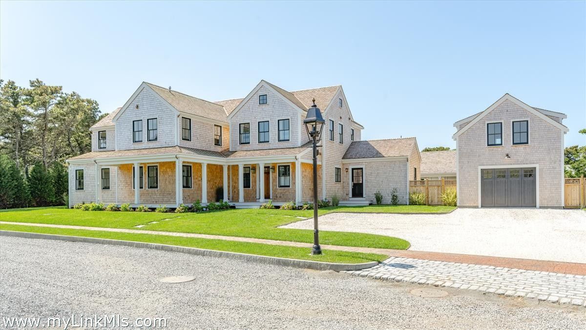 2 Maple Lane. Nantucket, MA 02554