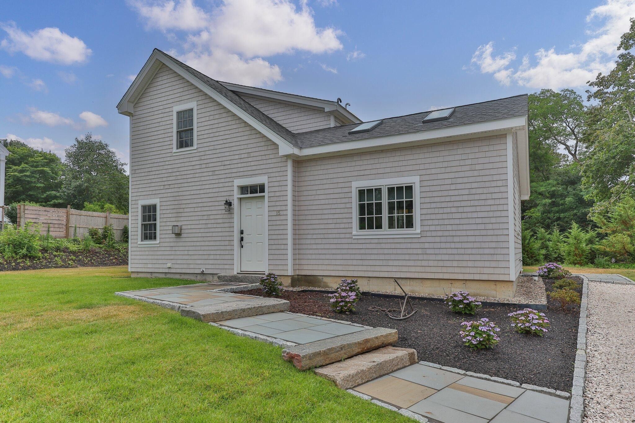 15 Squires Pond Lane. Wellfleet, MA 02667