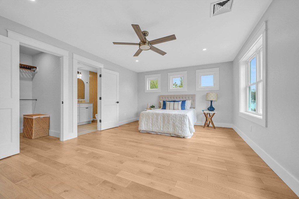 14 Hayes St. Acushnet, MA 02743