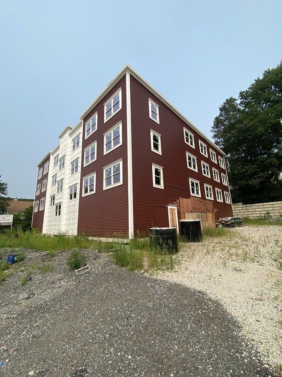 40 Hooper St. Worcester, MA 01605