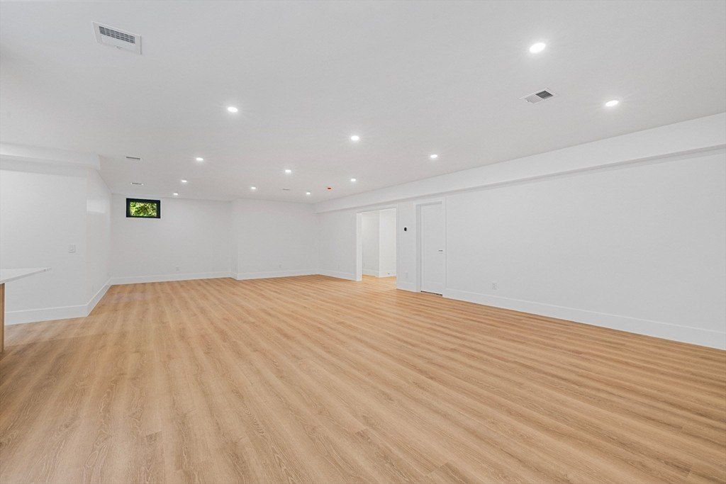 8 Blueberry Lane. Lexington, MA 02420