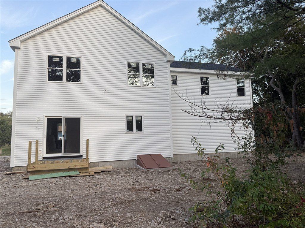 2 Valley Run. Attleboro, MA 02703