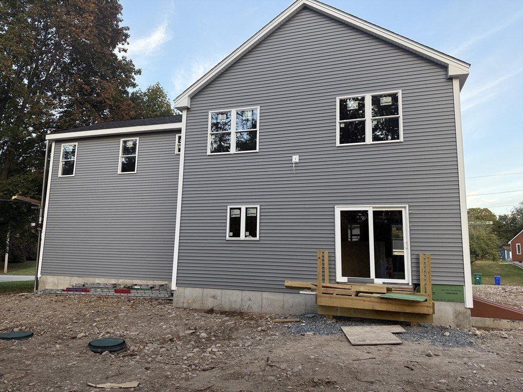 12 Valley Run. Attleboro, MA 02703