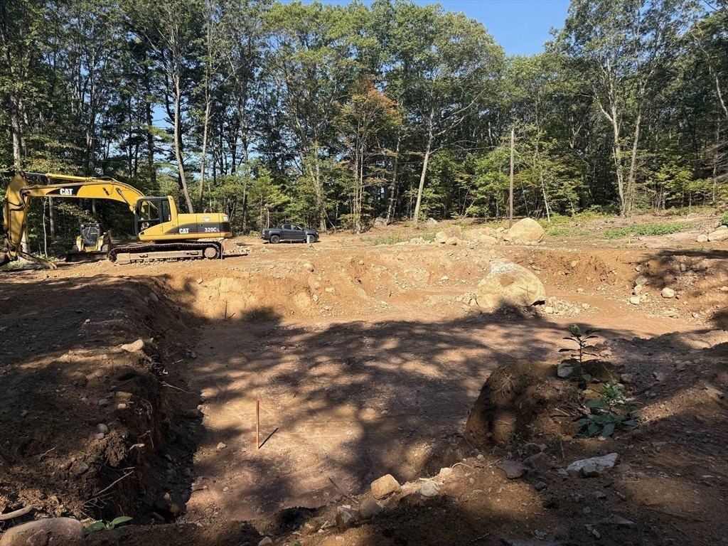 17 Longhill Road. Franklin, MA 02038