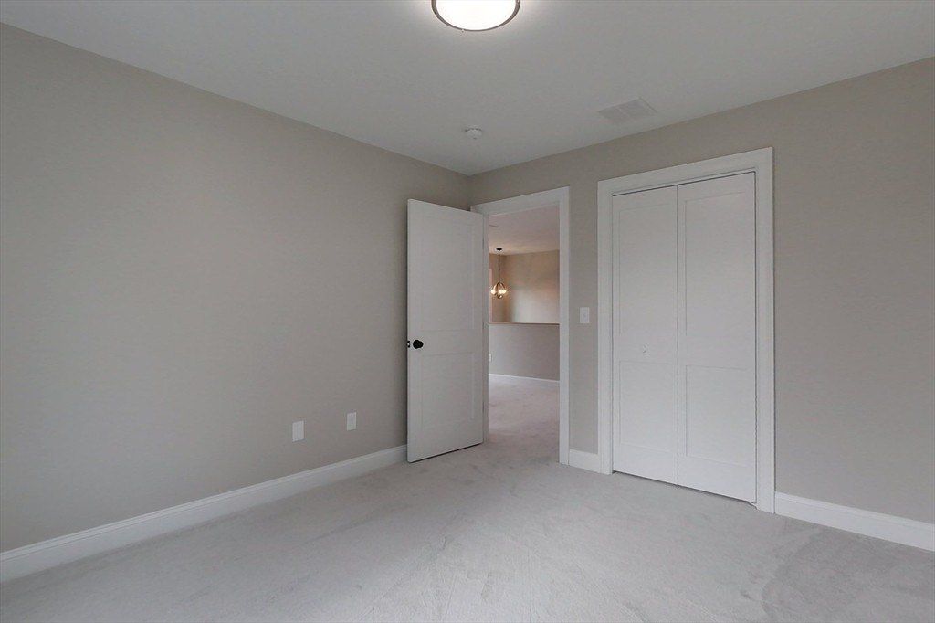 10 Pleasant St. Templeton, MA 01468