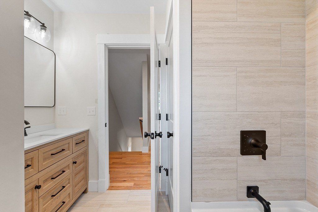 32 Walnut. Dracut, MA 01826