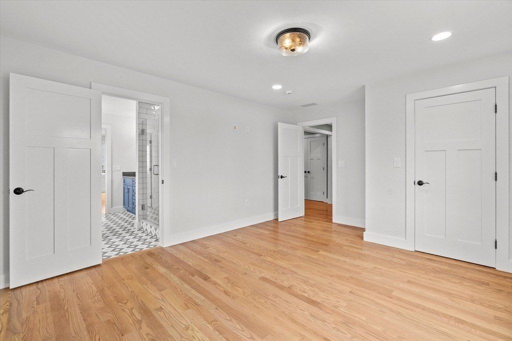 7 Avery Street. Needham, MA 02494