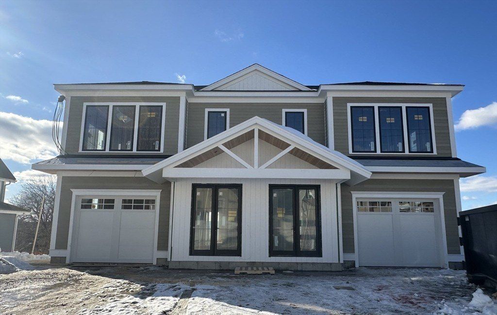 18 Crescent Road Unit 18. Needham, MA 02494