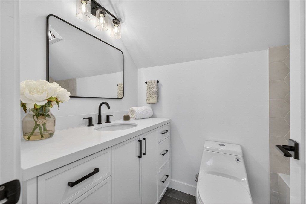 14 Hamlet Unit C. Somerville, MA 02143